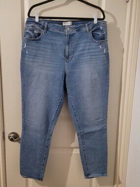 Abercrombie & Fitch Skinny High-Rise Ankle Light Wash Jeans